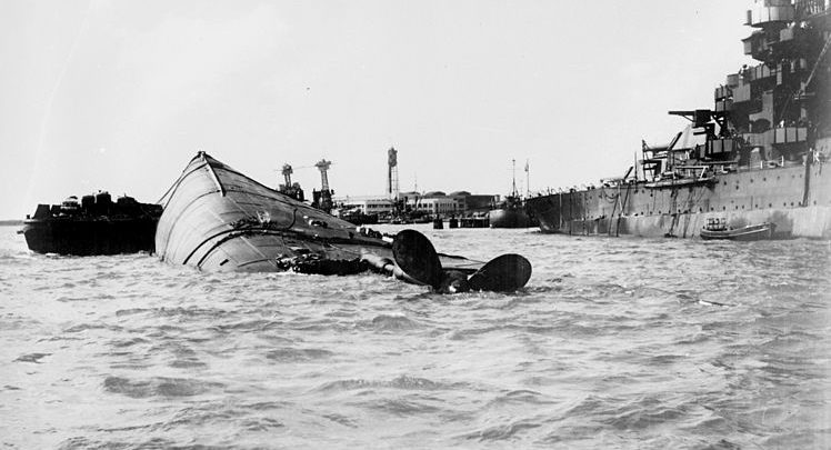 Uss oklahoma (bb 37) capsized at pearl harbor