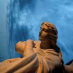 statue