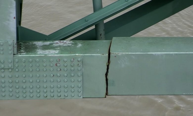 Interstate 40 bridge closed
