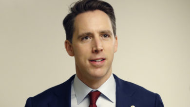 Photo of Hawley on Trump’s call to suspend US Constitution