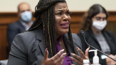 Photo of Cori Bush praises Biden’s choice for U.S. Supreme Court