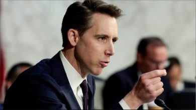 Photo of Hawley co-sponsors bill to create special inspector general to investigate Ukraine funding