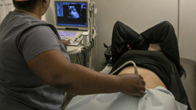 Photo of Kansas legislators pass bill to require providers to ask patients why they want abortions