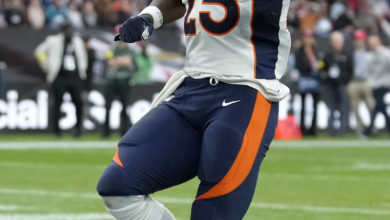 Photo of AP source: Chiefs adding ex-Broncos RB Melvin Gordon