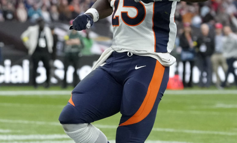 Broncos jaguars football