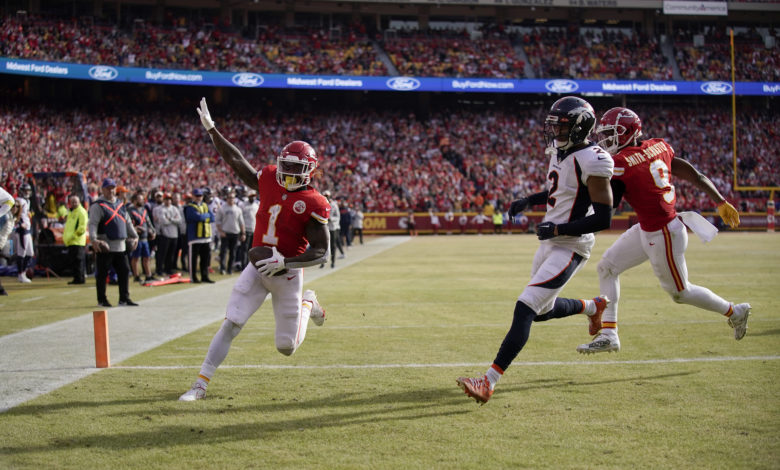 Broncos chiefs football