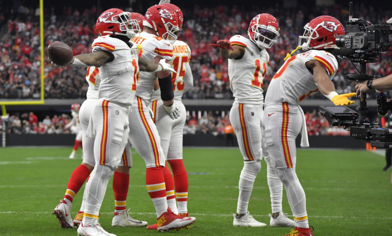 Chiefs raiders football