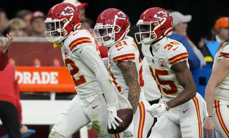Chiefs raiders football