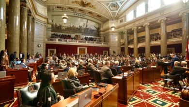 Photo of MO House deals a hand in favor of sports betting