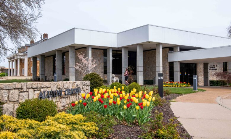 Alumni center pitt state pittsburg state university gus the gorilla