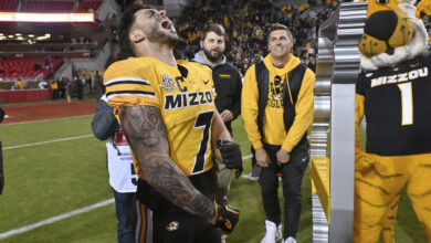 Photo of Mizzou’s Schrader goes from D-II star to folk hero in leading Tigers to the Cotton Bowl