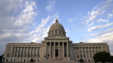 Photo of Hustle and bustle returns to Missouri Capitol for new legislative session