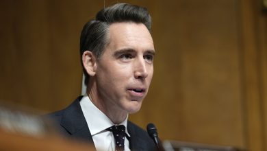 Photo of Hawley, Sanders introduce bill to curb exploitative credit card interest rates, provide relief to working Americans